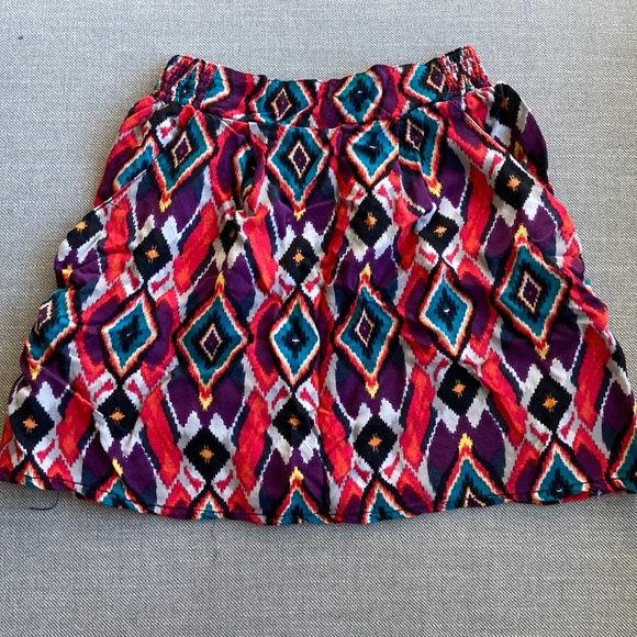 Material Girl colourful skirt with pockets in size S. - Picture 1 of 3